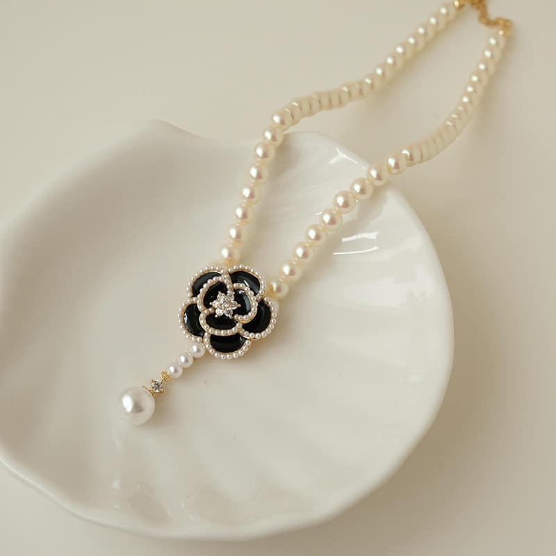 Picture of Black Rose Necklace Light Luxury Niche Pearl Rose Flower Chain  Necklace For Women  