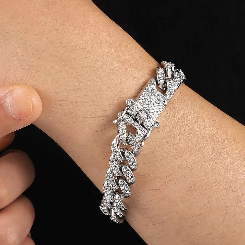Picture of Superb Versatile -Choice and Remark -Men Cuban Link Chain Bracelet Shiny Rhinestone Inlaid Bangle Jewelry- Avant-garde  20 CM
