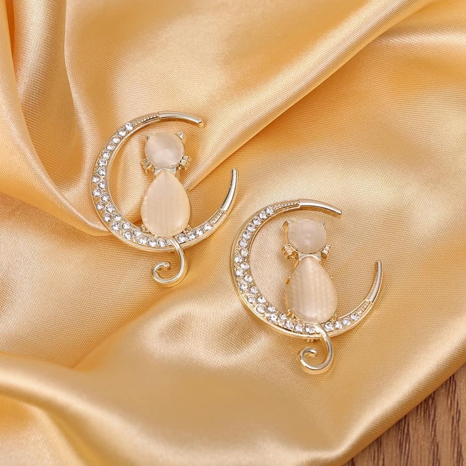 Picture of Moon Cat Brooch Hijab Safety Pin for Girls and Women's Gold 