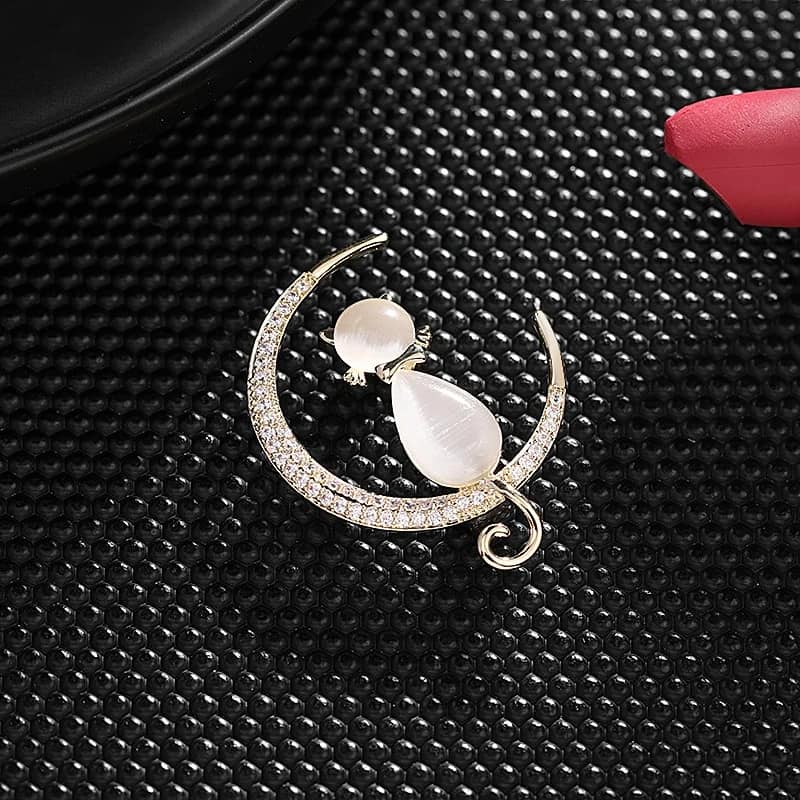 Picture of Moon Cat Brooch Hijab Safety Pin for Girls and Women's Gold 