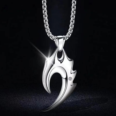 Picture of Arrowhead Pendant Men Necklace Vintage Alloy Chain Spearpoint Necklace Fashion Accessories Silver 