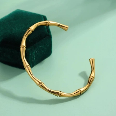 Picture of Classic Bamboo Joint Bracelet for Men Gold 