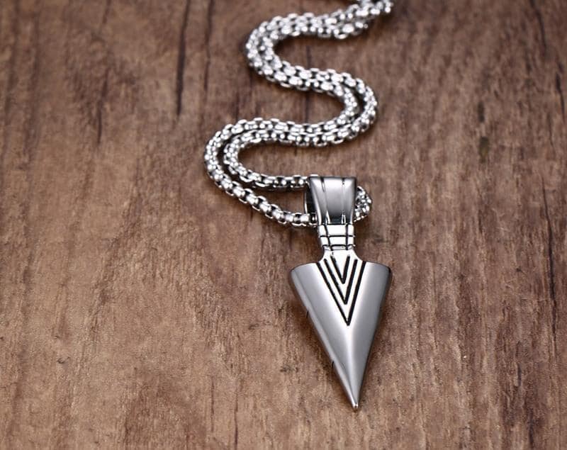 Picture of Arrow Necklace Stainless Steel Trendy Fashion Arrow Design Chain for Men Silver 