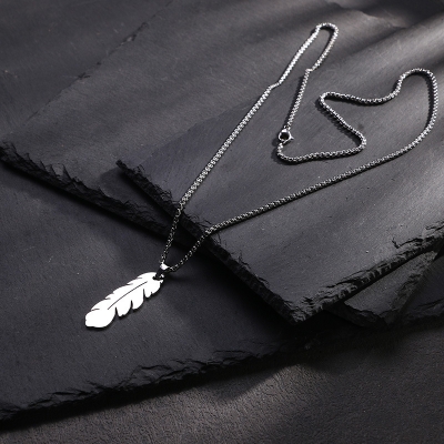Picture of Men's Necklace Stainless Steel with Lucky Leaf  Pendant and SilverChain  Stainless Steel  