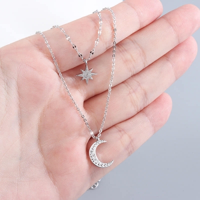 Picture of INTERNATIONAL Gold Foldable Pendant Necklace, Four Heart Two Diamond Pendant Chain Magnetic Leaf Shaped Necklace for Women & Girls  