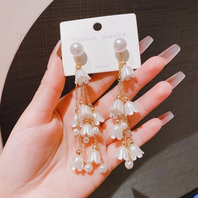 Picture of Korean Elegant Cute Rhinestone Butterfly Stud Earrings For Women Girls Fashion Metal Chain Boucle D'oreille Jewelry Gifts White 