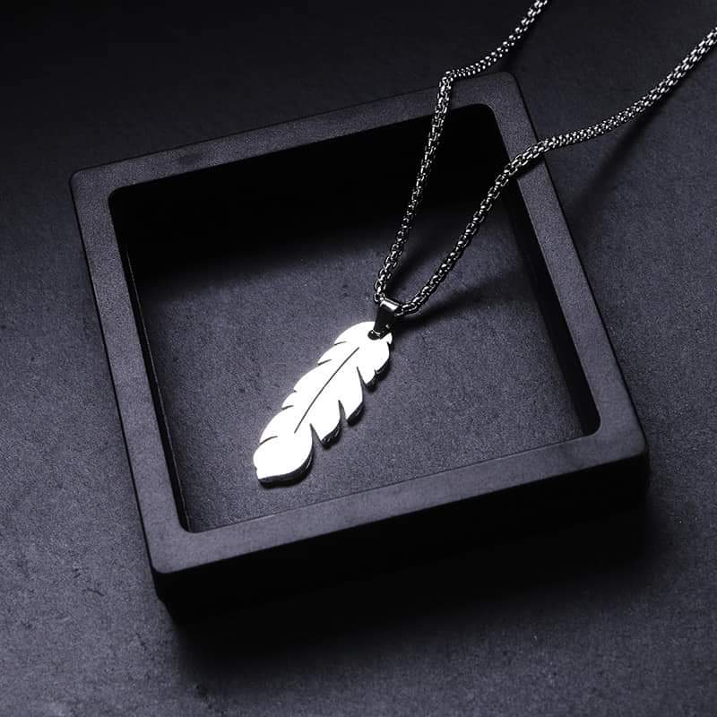 Picture of Men's Necklace Stainless Steel with Lucky Leaf  Pendant and SilverChain  Stainless Steel Silver 