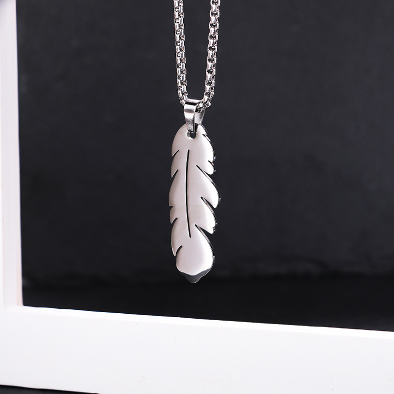 Picture of Men's Necklace Stainless Steel with Lucky Leaf  Pendant and SilverChain  Stainless Steel Silver 