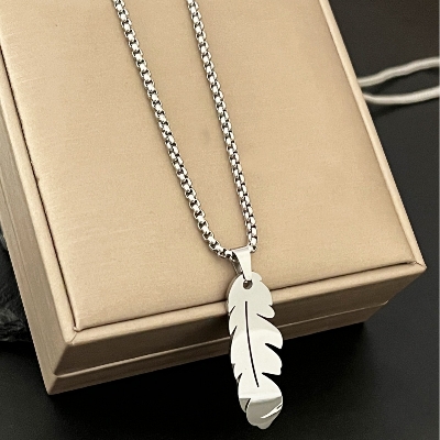 Picture of Men's Necklace Stainless Steel with Lucky Leaf  Pendant and SilverChain  Stainless Steel Silver 