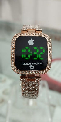 Picture of Stylish & Fashionable Elegant Mirror Quartz Ladies Watch  