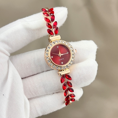 Picture of Luxury Fashion Stainless Steel Imported Wuartz Movement Ladies Wristwatch For Women  