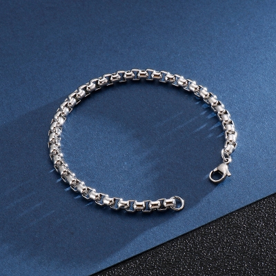 Picture of Silver Unique Bracelet for Men- Bracelet For Men-Chain Bracelet Silver 21 CM