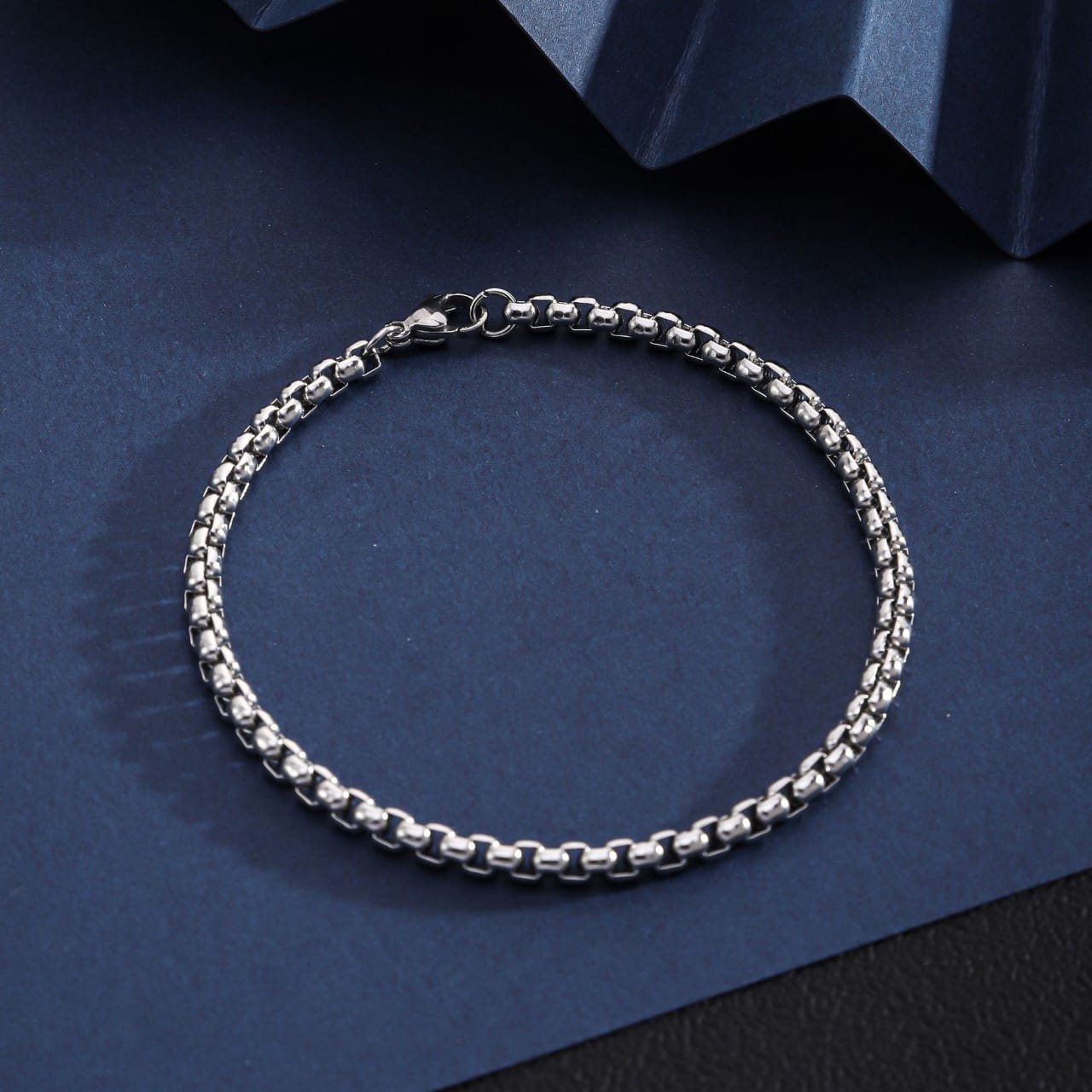Picture of Silver Unique Bracelet for Men- Bracelet For Men-Chain Bracelet Silver 21 CM
