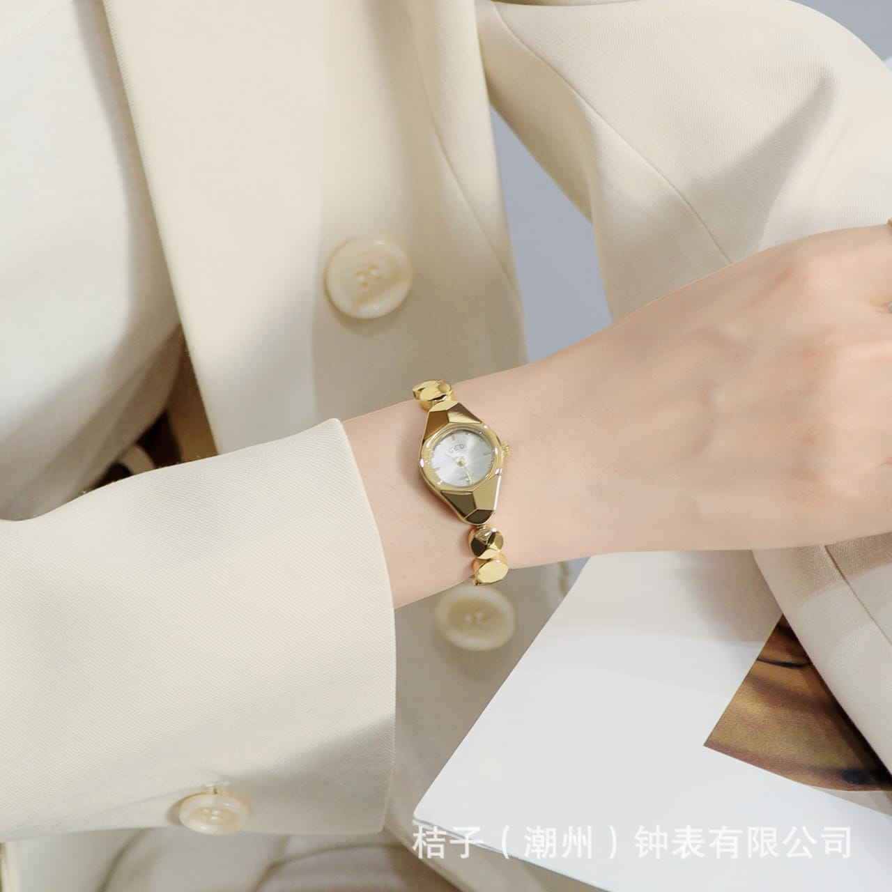 Picture of Luxury Fashion Imported Wuartz Movement Ladies Wristwatch For Women  