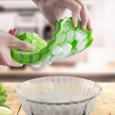 Picture of New High Quality Silicone Ice Cube Tray with Cover Food Grade Small Kitchen Appliances Ice Makers Multicolor 