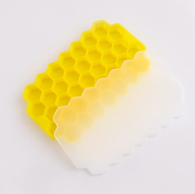 Picture of New High Quality Silicone Ice Cube Tray with Cover Food Grade Small Kitchen Appliances Ice Makers Multicolor 