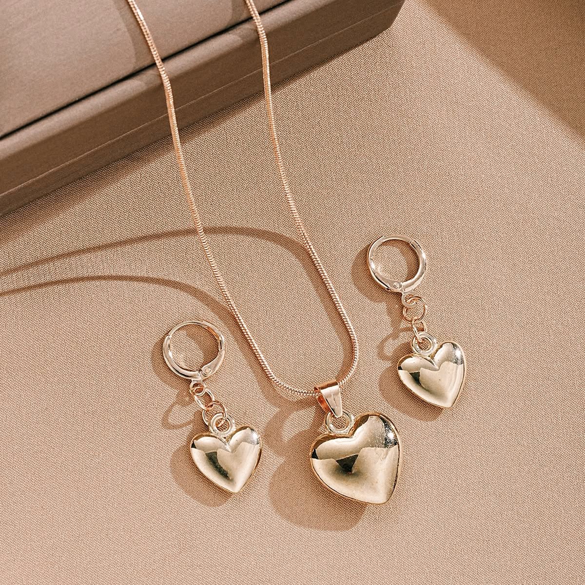Picture of Fashion Golden Heart Pendant Earrings Necklace Bracelet Jewelry Set Gold 