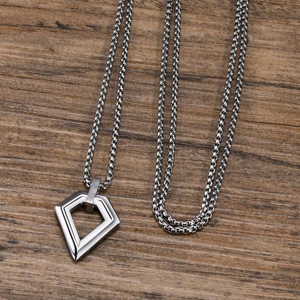 Picture of High Quality New Black Color Chain Locket for Men  