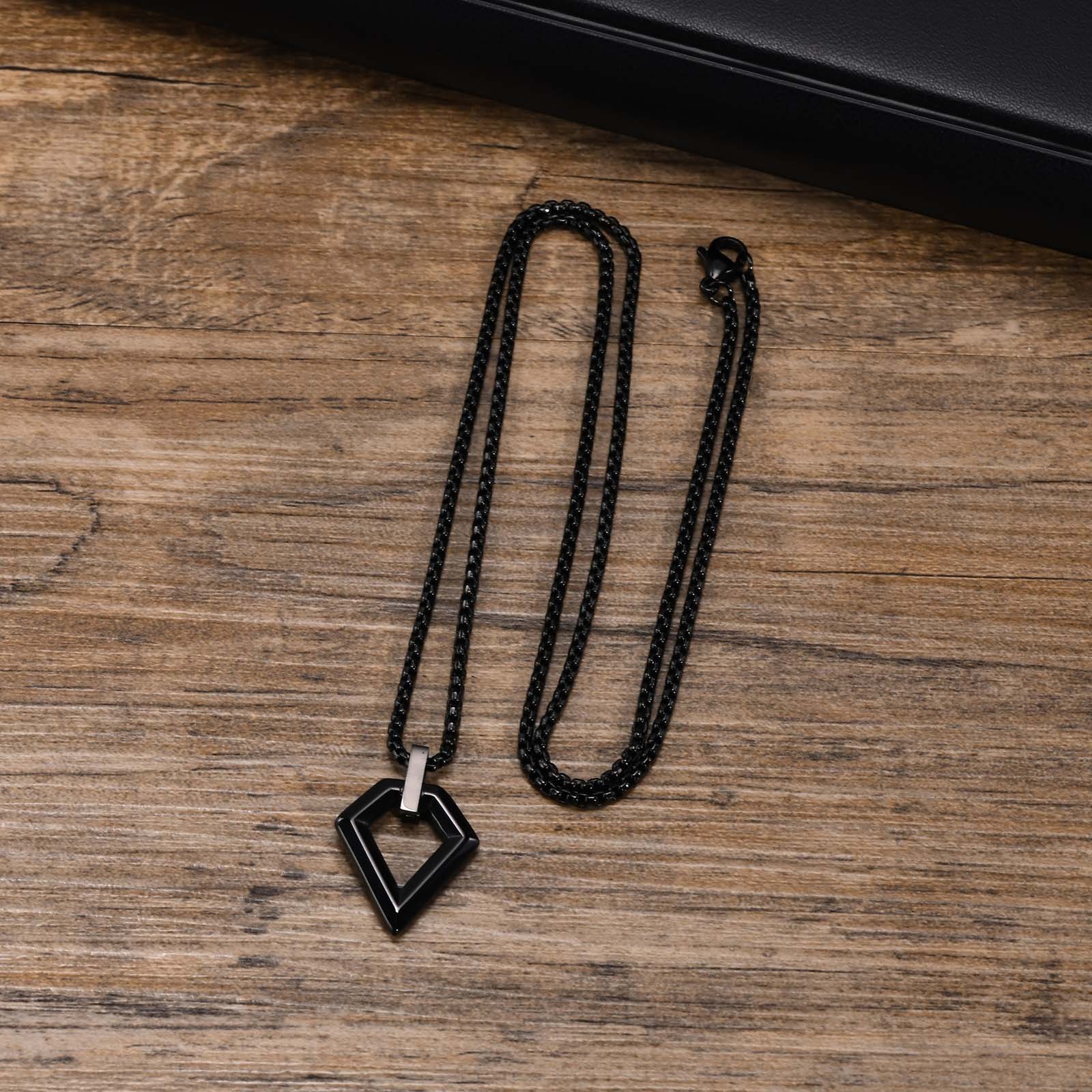 Picture of High Quality New Black Color Chain Locket for Men  