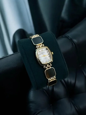 Picture of Ladies Korean Fashion  Rhinestone Wristwatch  