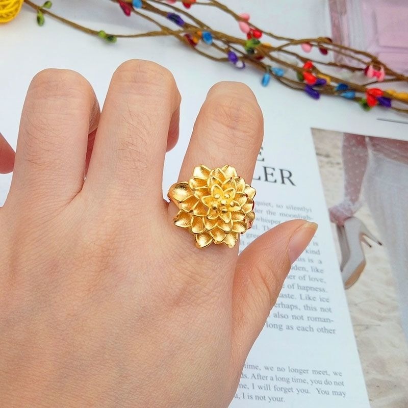 Picture of Vintage Look Gold Plated Flower Ring - Durable & Comfortable Gold 