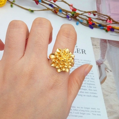 Picture of Vintage Look Gold Plated Flower Ring - Durable & Comfortable Gold 