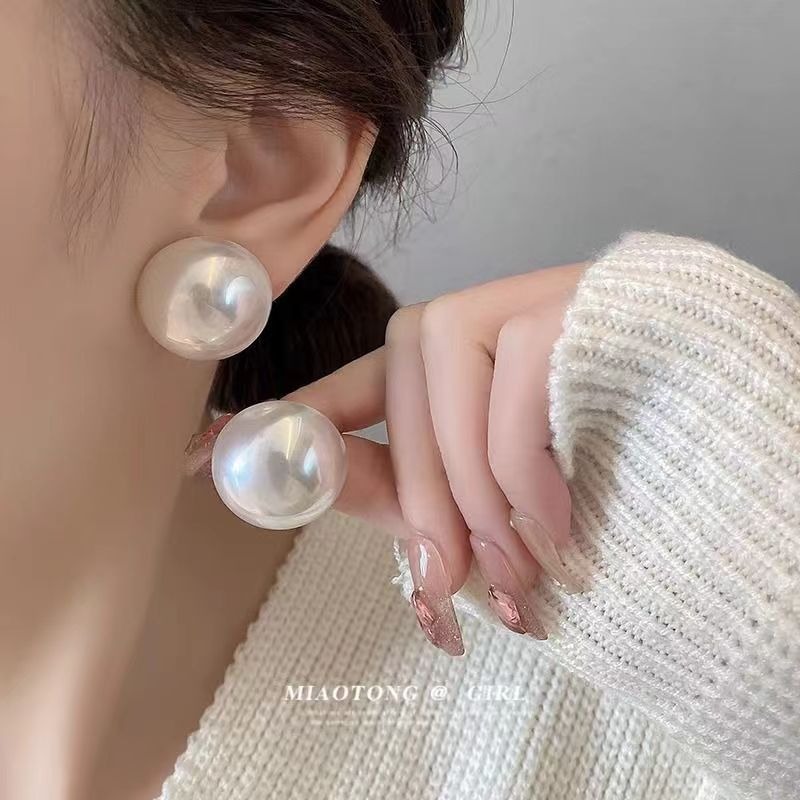 Picture of Korean Fashion Simple Big Pearl Stud Earrings White Adjustable