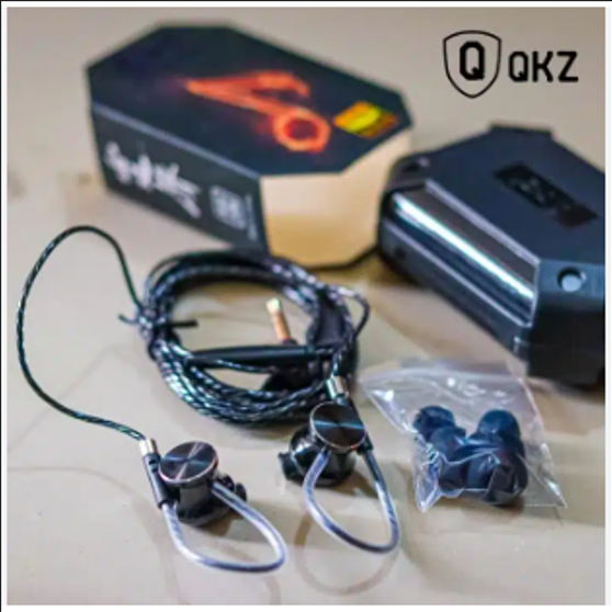 Picture of QKZ DM10 Zinc Alloy HiFi Earphone In Ear Earphone