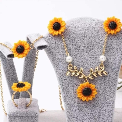 Picture of Popular Cute Sunflower Pendant Necklace 4PCS/SET for Women Vintage Fashion Gold Plated with Earrings - Yellow
