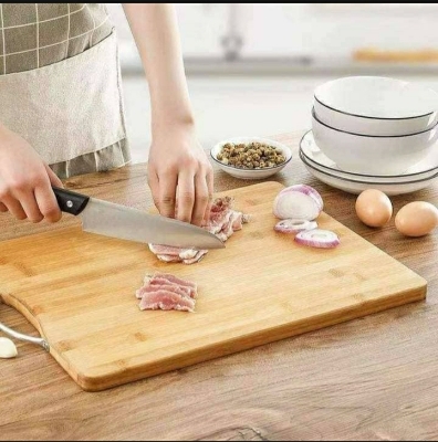 Picture of Wooden cutting and choping board with handle