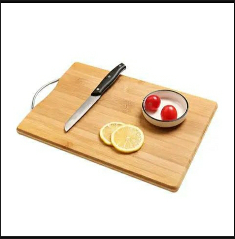 Picture of Wooden cutting and choping board with handle