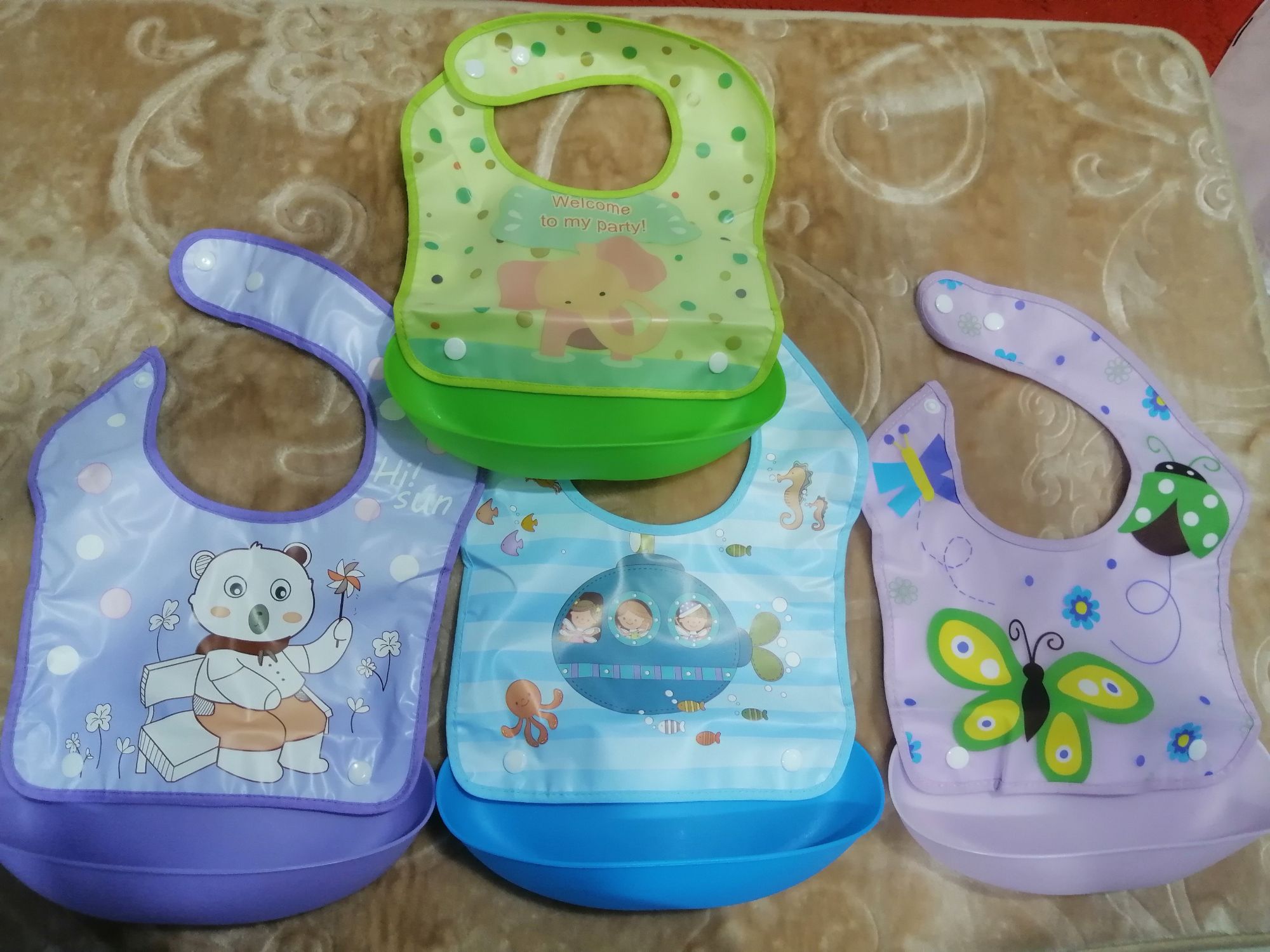 Picture of Silicone Waterproof Bibs For Baby Kids Burp Cloth Cartoon Adjustable Feeding - Multicolor