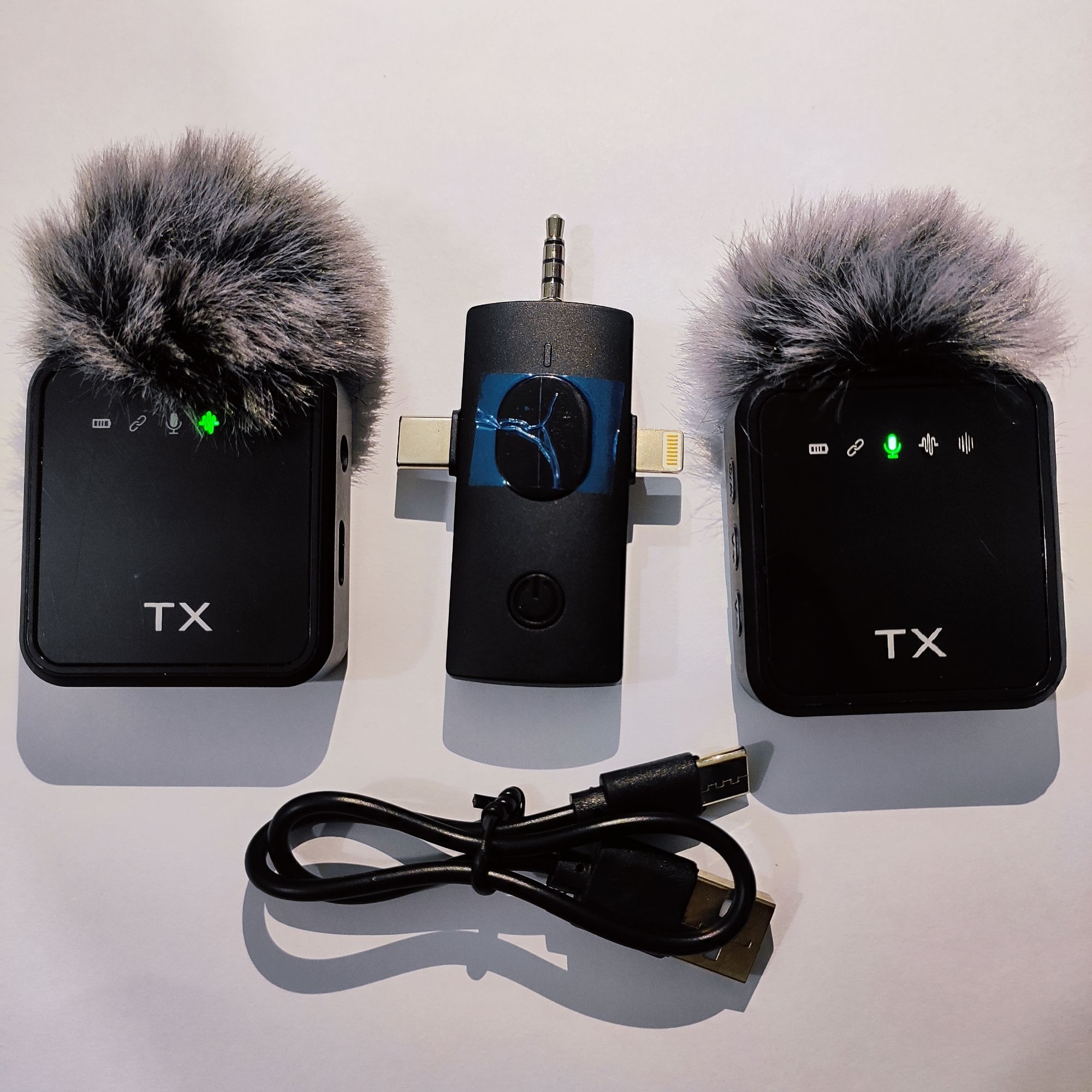 Picture of F11-2 (3 in 1)Collar Wireless Dual Microphone proprofessional Lepal Lavaliar microphon iPhone/Android & Type C Supported 100& Noise Cancellation