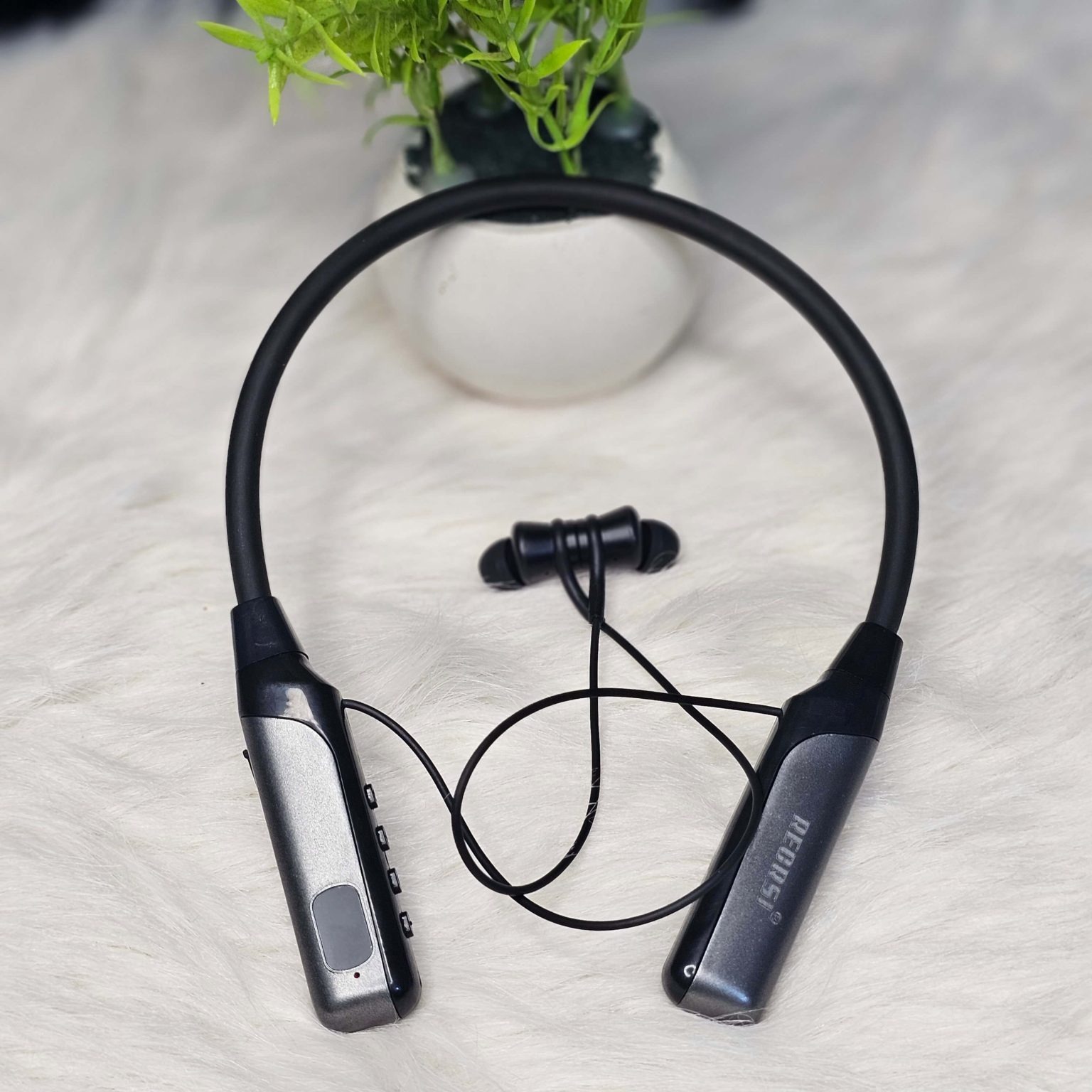 Picture of Recrsi Heavy Bass Neckband [-200 ঘন্টা চার্জিং ব্যাকআপ ] RE-NY060 Wireless Bluetooth Neckband Digital Display Long Battery fast charging support Black
