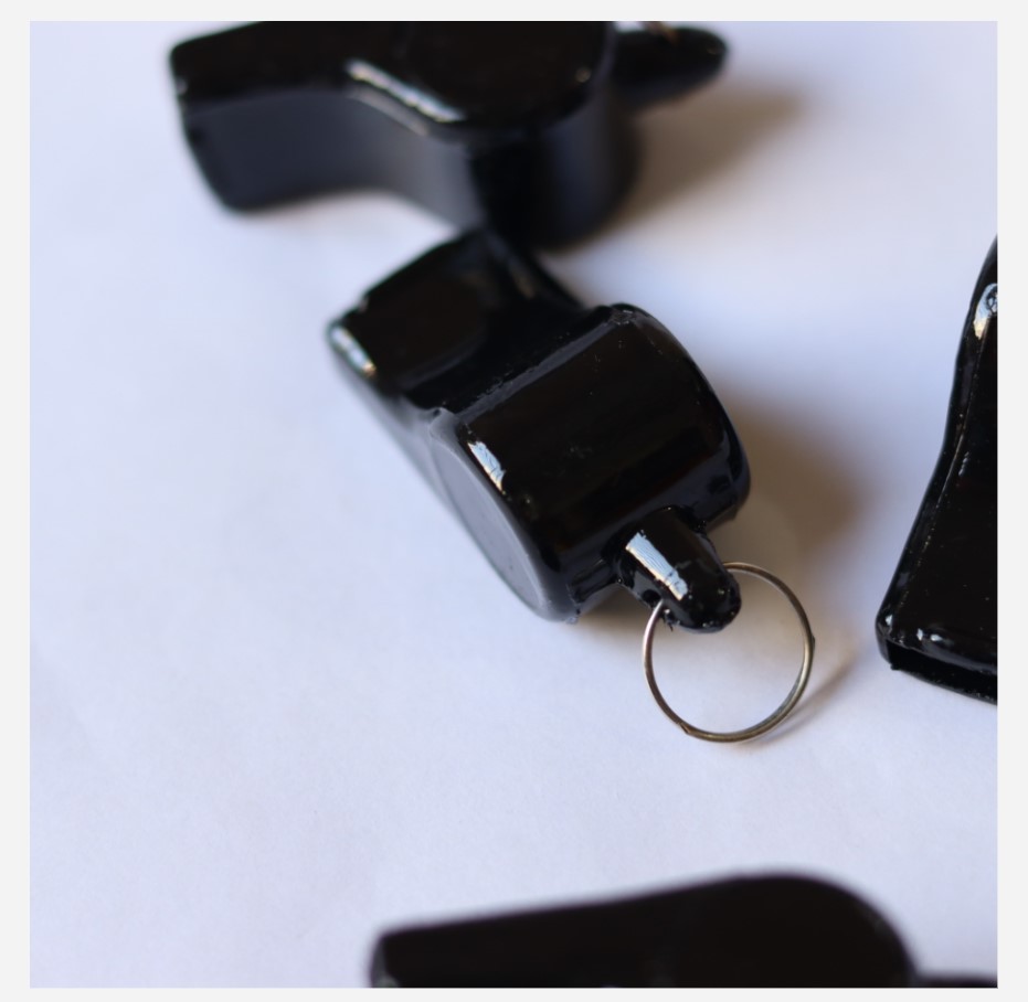 Picture of Plastic Whistle - plastic bashi - Whistle for sports program and security alert (3 pcs)