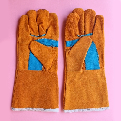 Picture of SAFETY GLOVE. "CANADIAN SYTLE". COW SPLIT PALM. COTTON FABRIC BACK AND CUFF -Leather Working Gloves