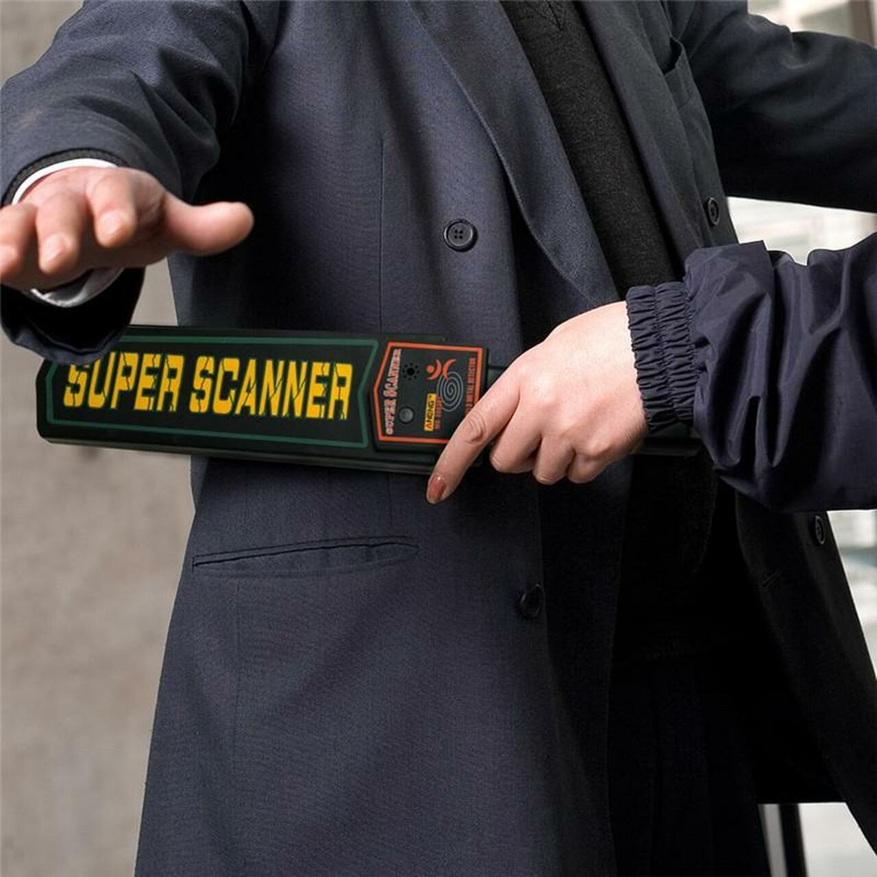 Picture of Garrett Super Scanner V Hand-Held Metal Detector recharable with charger
