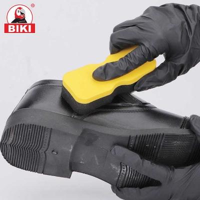 Picture of Leather Protect Nursing 150ml Sponge Spray Kit Leather Protection Solution Shoe Polish Yellow Suit Only: 48