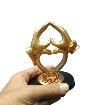 Picture of Heart Sculpture Home Decor, Gold Resin Figurines Shelf Decor Accents, Modern Art Collectibles Ornaments Home Decorations for Living Room,Valentines Day Wedding Anniversary Romantic Gift Multicolor 