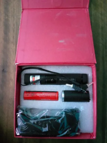 Picture of New 10 Miles 532nm Adjustable Focus Green Laser Pointer Beam Light Pen +Star Cap 5mw