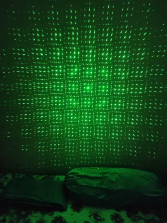 Picture of New 10 Miles 532nm Adjustable Focus Green Laser Pointer Beam Light Pen +Star Cap 5mw