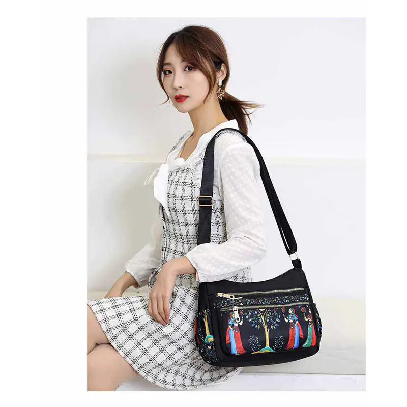 Picture of Korean sports travel shoulder bag Black
